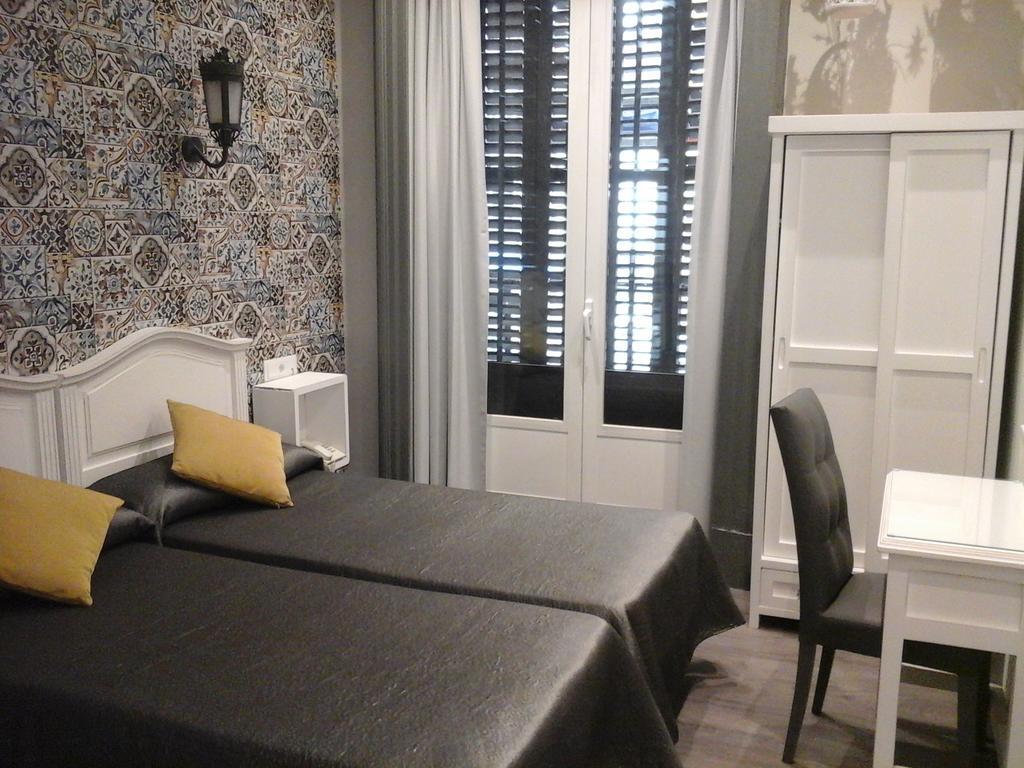 Hostal Don Alfonso Мадрид Экстерьер фото